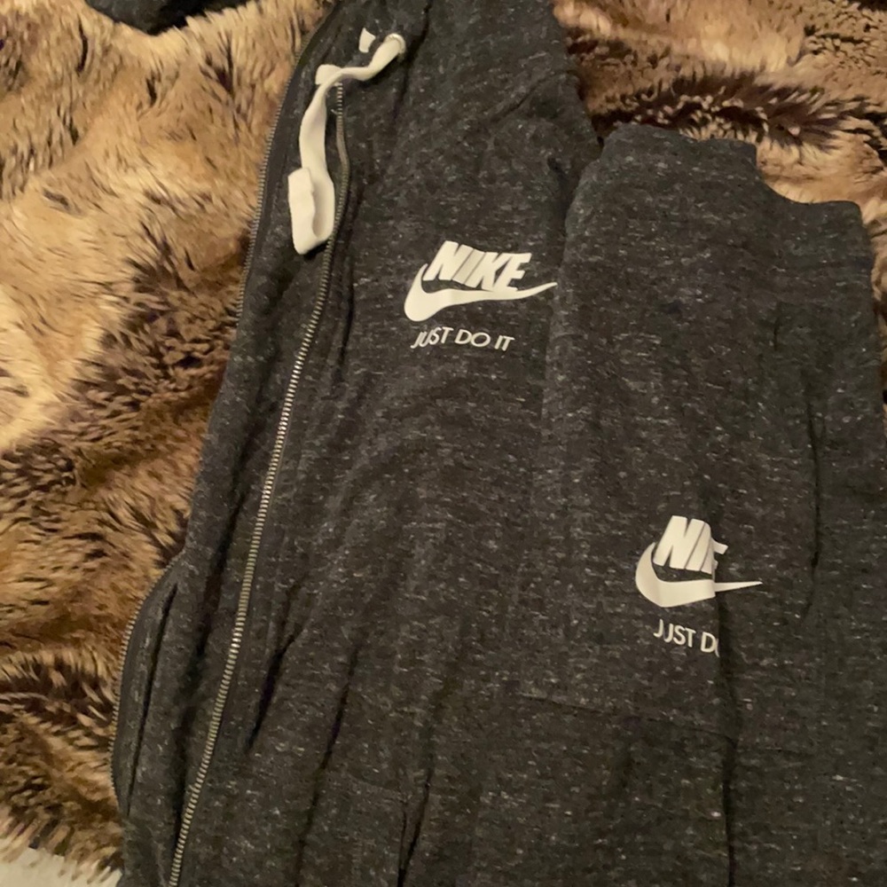 Nike sweatsuit XL pants L top